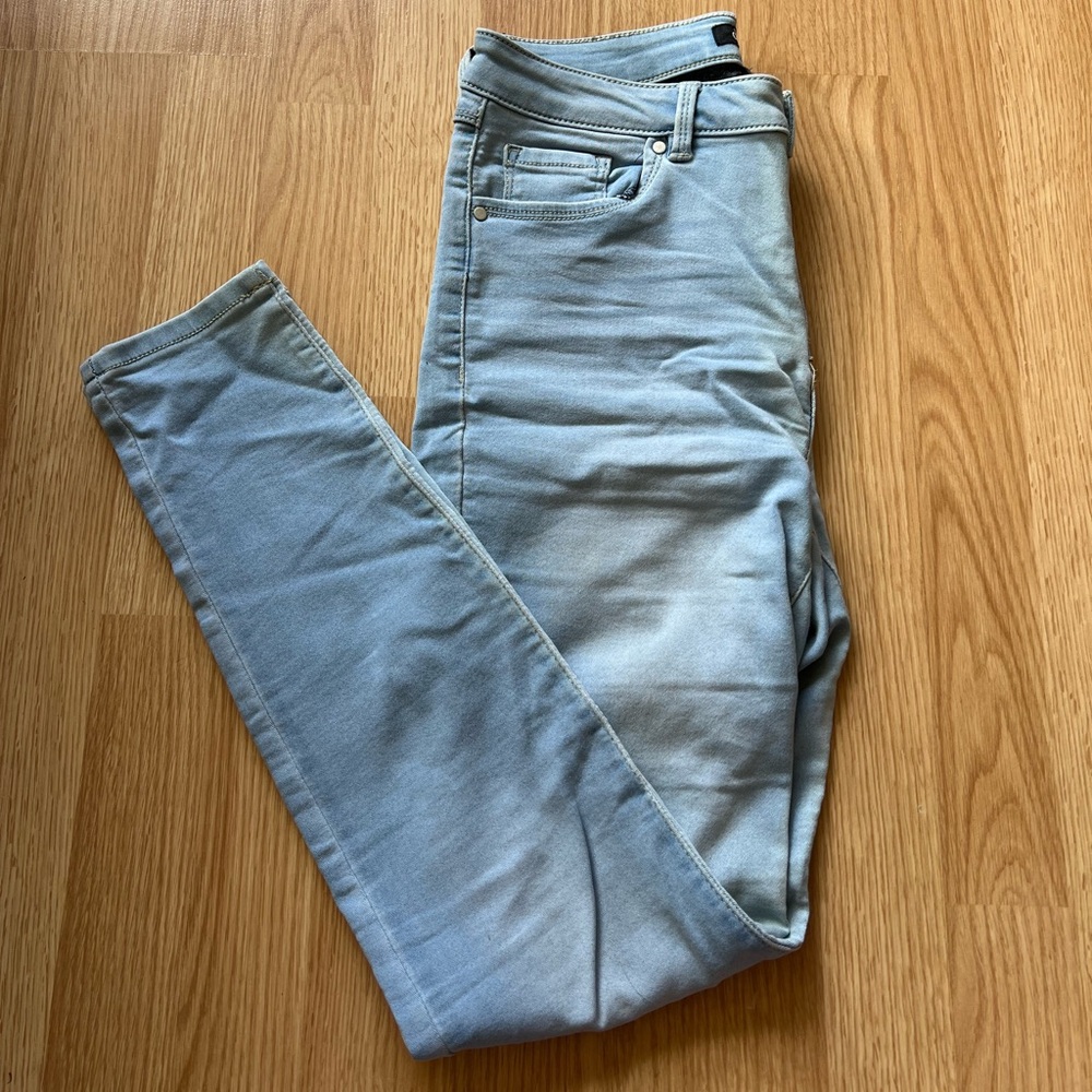 Light blue high rise skinny jeans